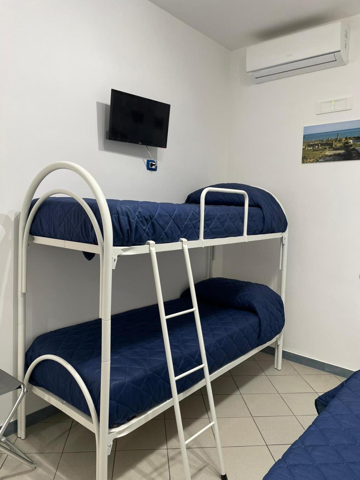 Casa Vacanze La Casetta Di Zinu' ปอร์โต เอมเปโดเกล ภายนอก รูปภาพ